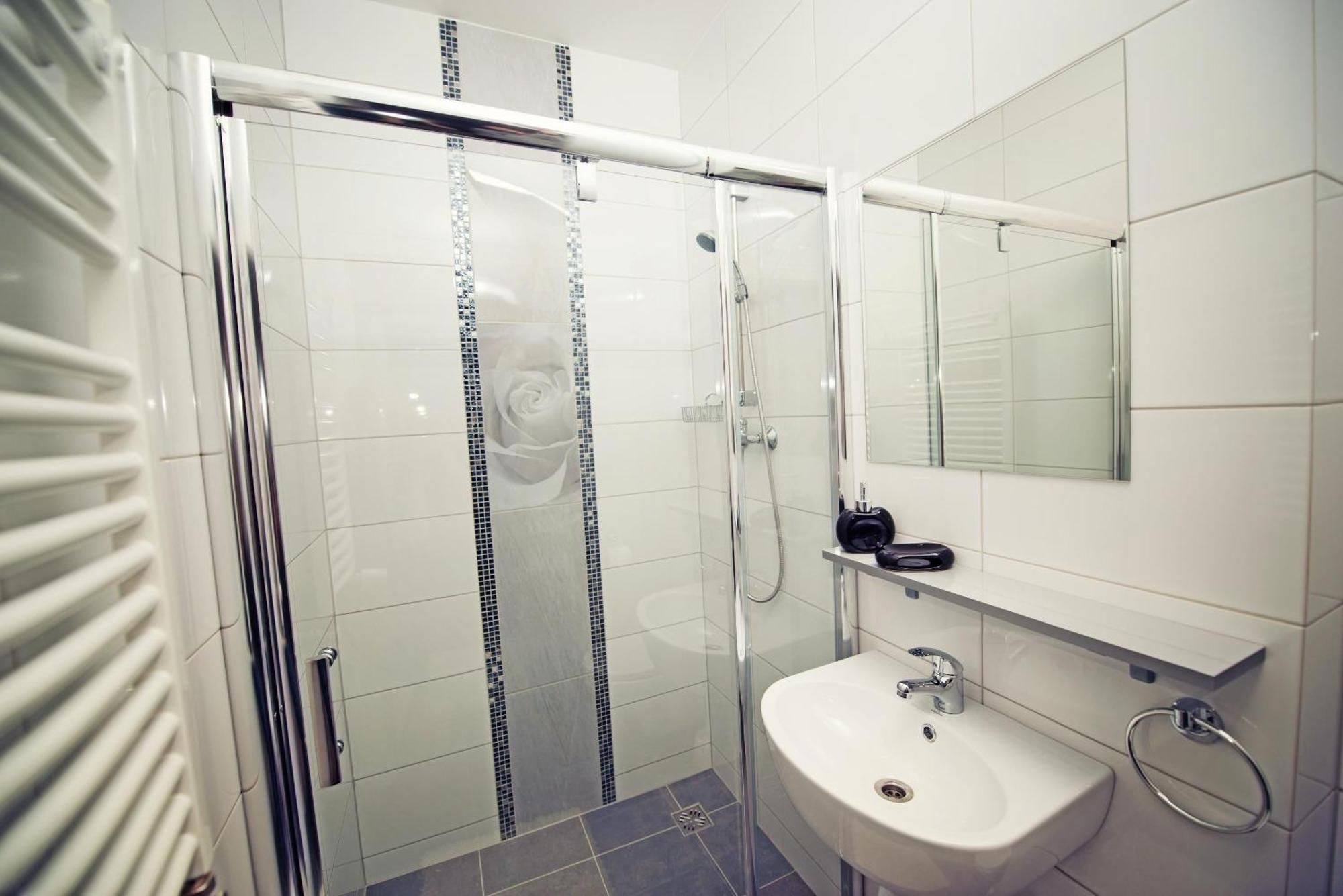 Makara Hotel Katowice Eksteriør billede
